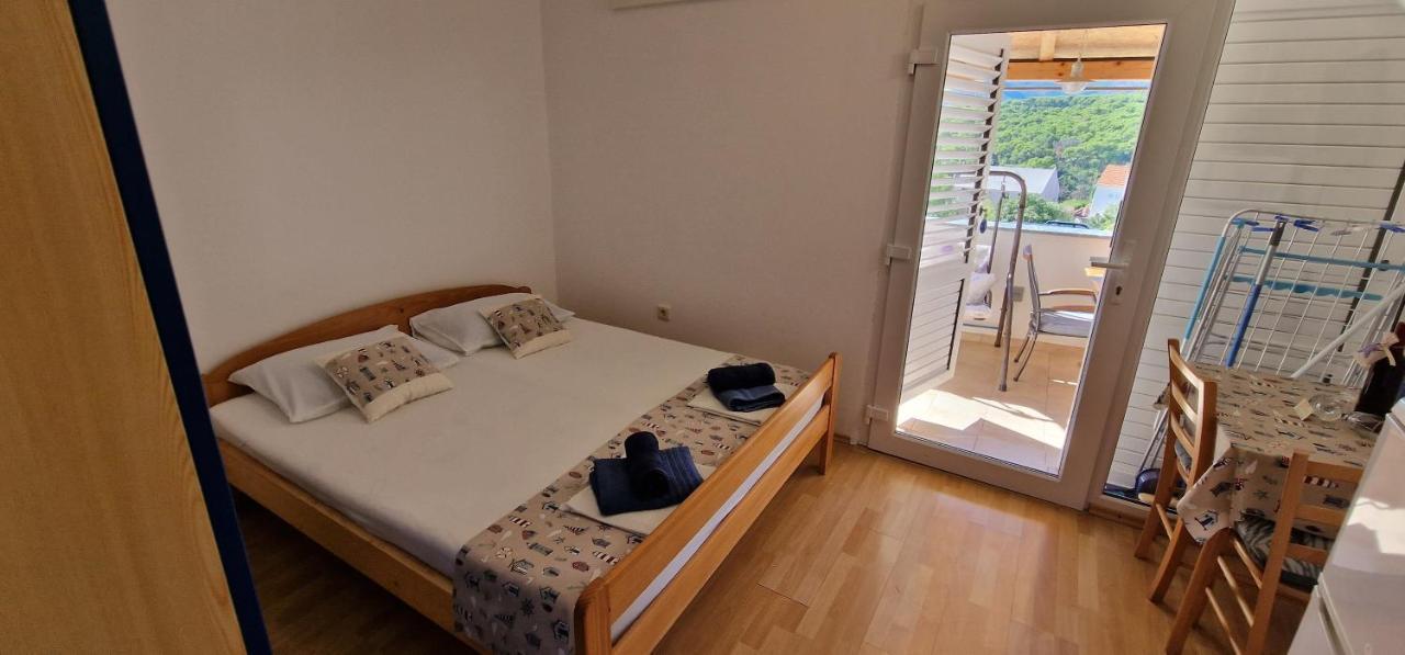 Apartmani Dutkovic Vrboska Exterior foto